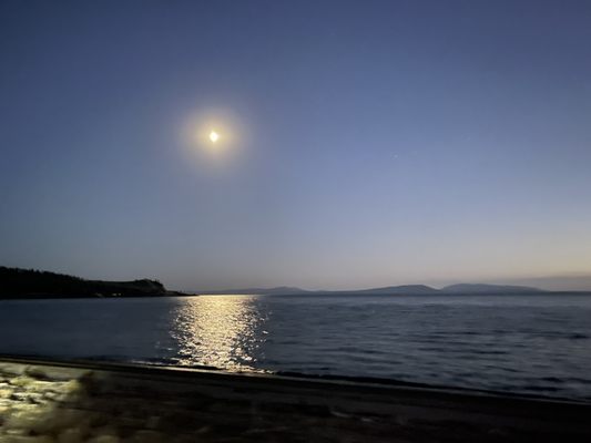 Yellowstone Lake by null