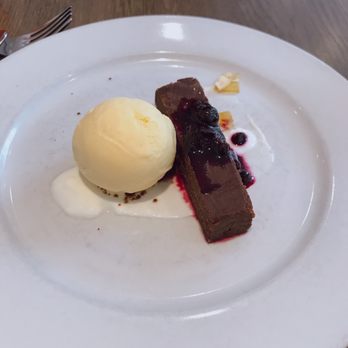 Sassafraz - Flourless chocolate cake - French Near Me - Toronto, Ontario