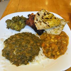 Restaurante Namastê - Lentils, vegetable curry and tandoori chicken