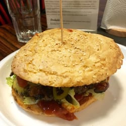 Slow Burger - Burger devil w bułce pszennej.