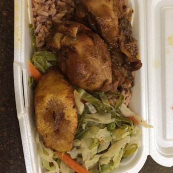 Mama's Paradise Restaurant - Lunch special brown stewed chicken - Caribbean Near Me - Duluth, Georgia
