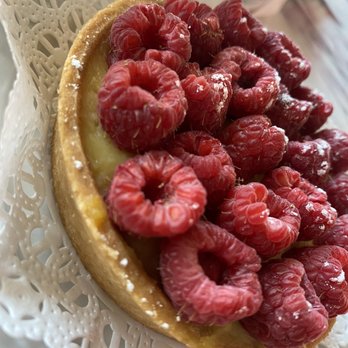 Le Cafe Du Val - Raspberry tart - Cafes Near Me - Henderson, Nevada