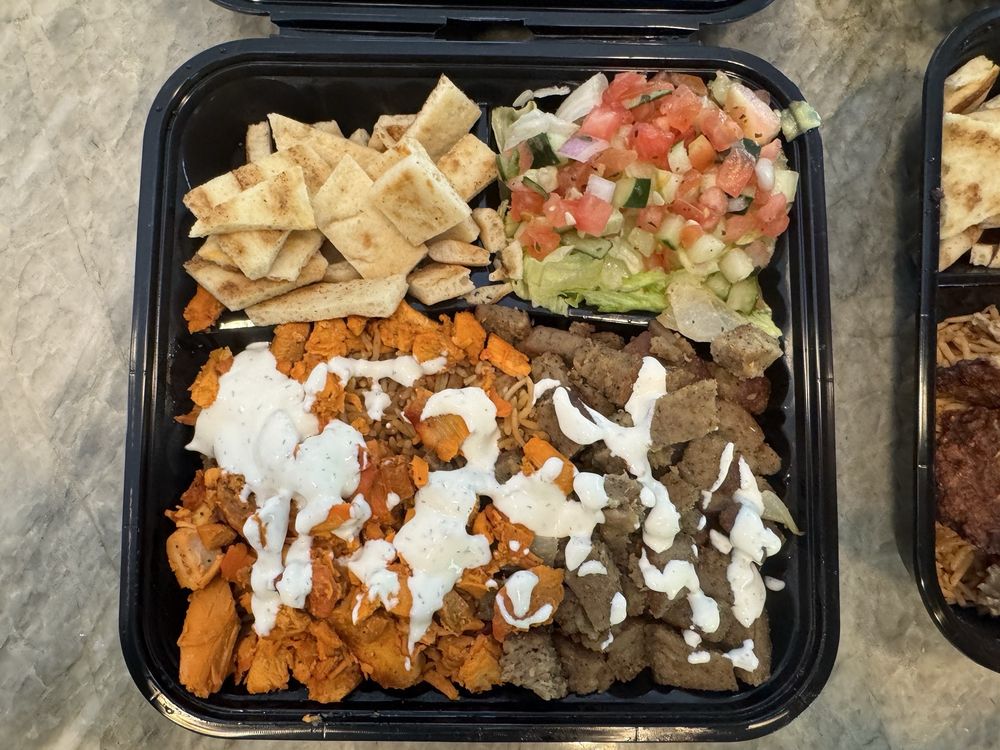 Chapli and Platters Logo
