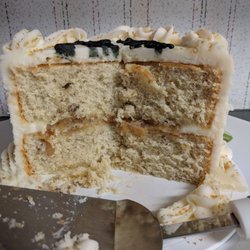 Banana filling cake, except there's not enough filling to taste the banana. There's plenty of icing, though. Pronias - Very disappointed.