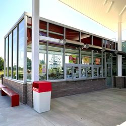 Andy's Frozen Custard - Covered Order Area, Space Heaters and Two of the Ten Benches