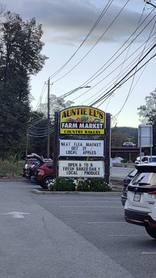 Auntie El's Farm Market by null
