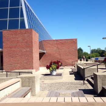 Macomb Community College - Unique seating area - Colleges & Universities Near Me - Warren, Michigan