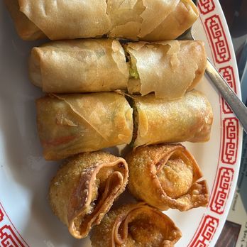 Best Taste Chinese Restaurant - Fried egg rolls and fried wonton with sweet and sour sauce as a condiment. - Chinese Near Me - Campbell, California Best Taste Chinese Restaurant - Fried egg rolls and fried wonton with sweet and sour sauce as a condiment. - Chinese Near Me - Campbell, California