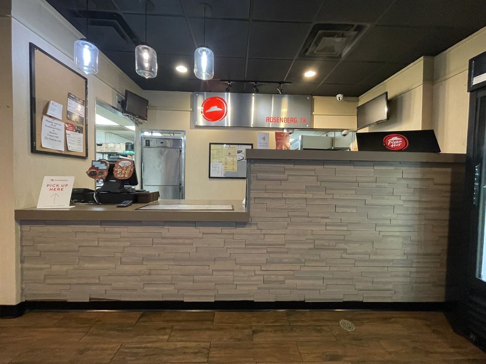 PIZZA HUT/ WING STREET Updated July 2024 5186 Avenue H, Rosenberg