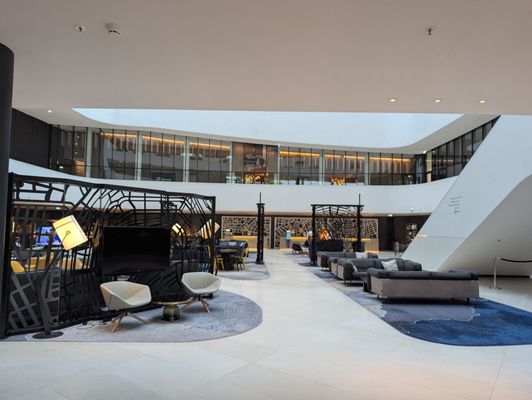 Hilton Amsterdam Airport Schiphol by null