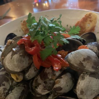 Side Door Cafe - Steamed clams - New American Near Me - Gleneden Beach, Oregon