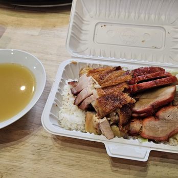 Ho Ho BBQ - Rice box with roasted pork and bbq pork, daily soup - Chinese Near Me - Toronto, Ontario Ho Ho BBQ - Rice box with roasted pork and bbq pork, daily soup - Chinese Near Me - Toronto, Ontario