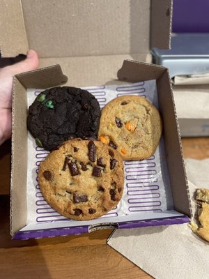 Insomnia Cookies by null