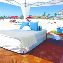 San Diego Beach Cabanas - Rental comes with 2 oversized beach towels and 1 king-size blanket.