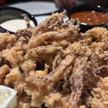 Tommy's Tavern and Tap - Fried calamari close-up - American Near Me - Sea Bright, New Jersey Tommy's Tavern and Tap - Fried calamari close-up - American Near Me - Sea Bright, New Jersey