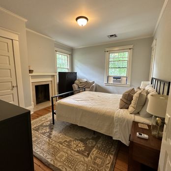 Bee Clean Housekeeping - Bedroom after standard clean - Home Cleaning Near Me