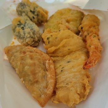 Jaws Topokki - Duo Set: Medium Deep Fried Set. 2 kimmari, 1 fried dumpling, 1 squid, 1 shrimp, 1 sweet potato - Korean Near Me - Rancho Cucamonga, California
