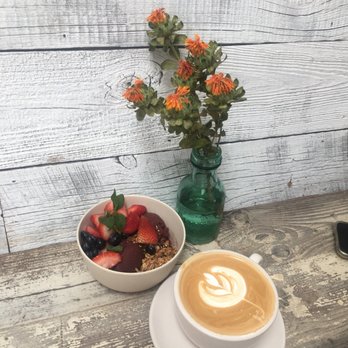 Blueys Kitchen - Cafes Near Me - Santa Monica, California