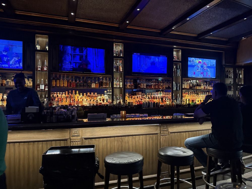 The Cove Cocktail Bar