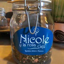 Nicole y la Rosa