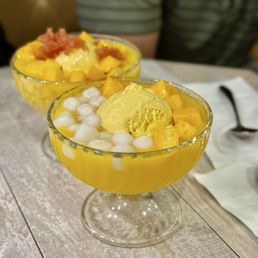 Mango Juice with Rice Ball with Ice Cream