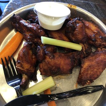 Edley's Bar-B-Que - Buffalo wings (very yummy) - Barbeque Near Me - Nashville, Tennessee