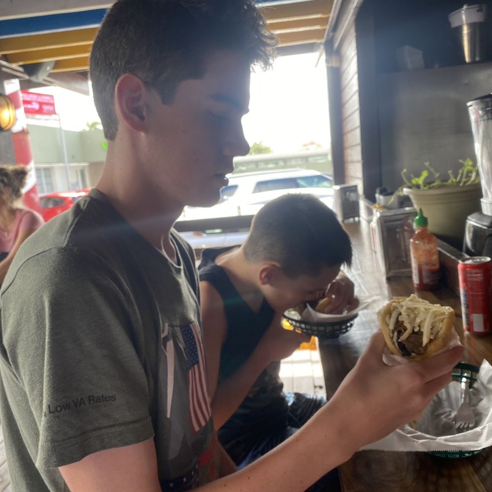 Los Chamos Arepas - Arepas - Venezuelan Near Me - Carolina, Puerto Rico Los Chamos Arepas - Arepas - Venezuelan Near Me - Carolina, Puerto Rico