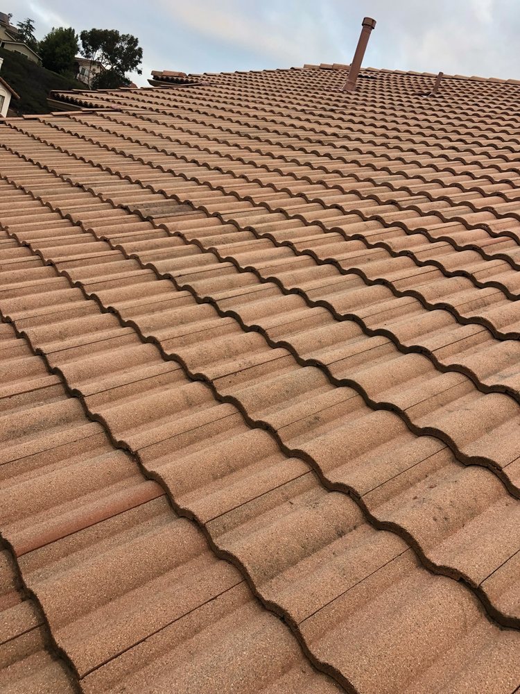 Slide of Hernandez Roofing