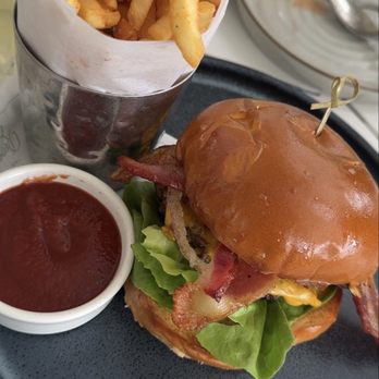 The Revere Room - Smash burger and fries - New American Near Me - Montecito, California The Revere Room - Smash burger and fries - New American Near Me - Montecito, California