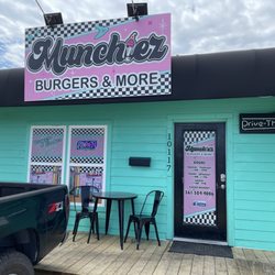 Munchiez - Outside of