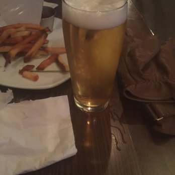 Juniper Bar - Stella and fries - Cocktail Bars Near Me - New York, New York