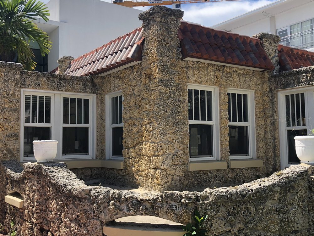 209 9TH ST. 900 COLLINS AVE Updated October 2024 10 Photos 900 Collins Ave, Miami Beach