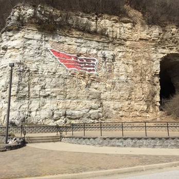 Piasa Bird - Landmarks & Historical Buildings Near Me - Alton, Illinois Piasa Bird - Landmarks & Historical Buildings Near Me - Alton, Illinois