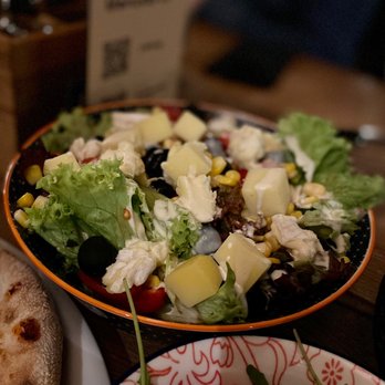 Kurhaus Bar - Mixed Salad - Restaurants Near Me - Vaz/Obervaz, GR Kurhaus Bar - Mixed Salad - Restaurants Near Me - Vaz/Obervaz, GR