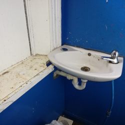 5 Star Internet Cafe - Toilet facilities.