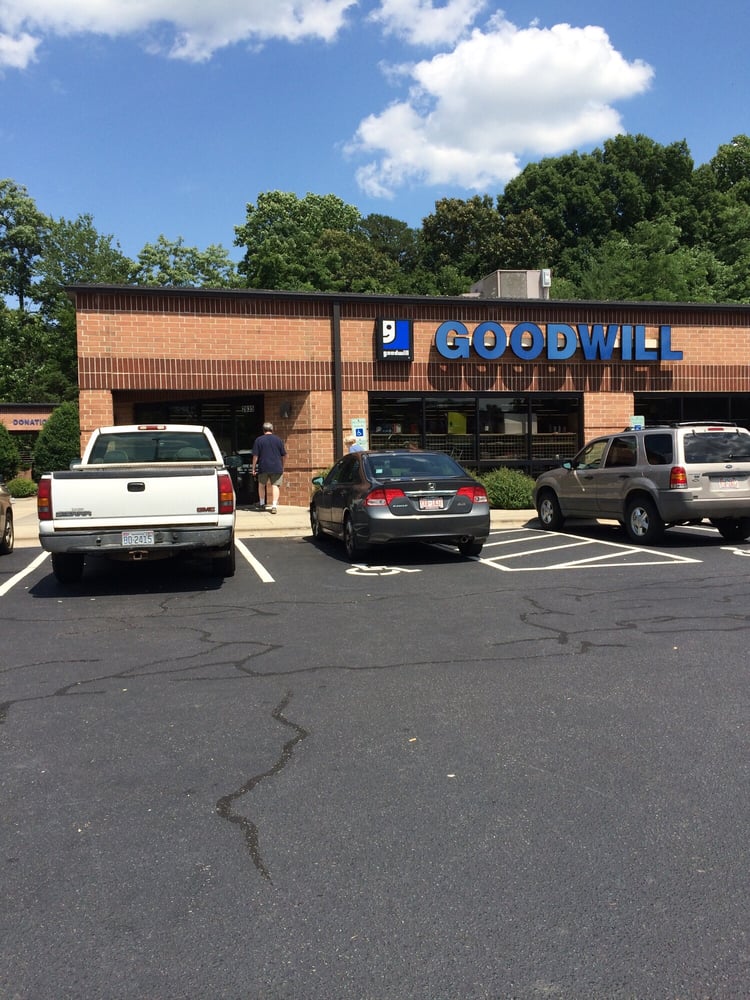 GOODWILL STORE AND DONATION CENTER Updated August 2024 2635