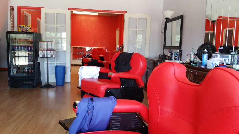 LINDSAY BARBER SHOP Updated October 2024 13 Photos 237 E Hermosa