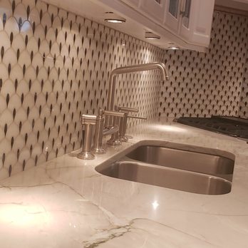 Prime Time Backsplash - Smooth, glossy finish to these sheets of glass tile - Tiling Near Me
