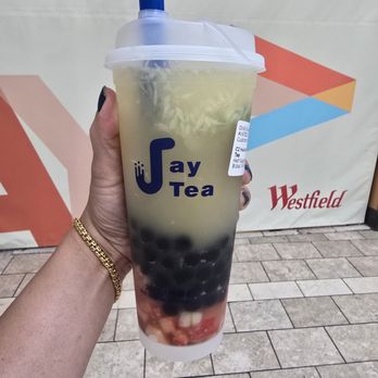 Jay Tea - Handmade Punch Lime Green Tea with boba and fresh strawberry chunks - Bubble Tea Near Me - Tukwila, Washington