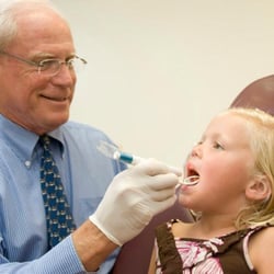 Coronado Pediatric Dentistry - Dr. Dixon counting teeth