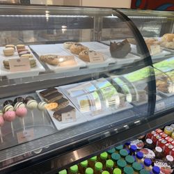 Cheers Coffee - Fresh deserts