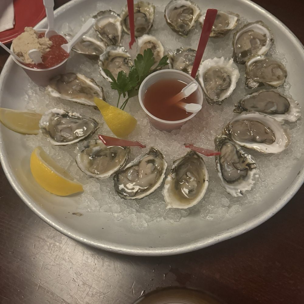 Summer Shack - Raw Oysters - Seafood Near Me - Uncasville, Connecticut