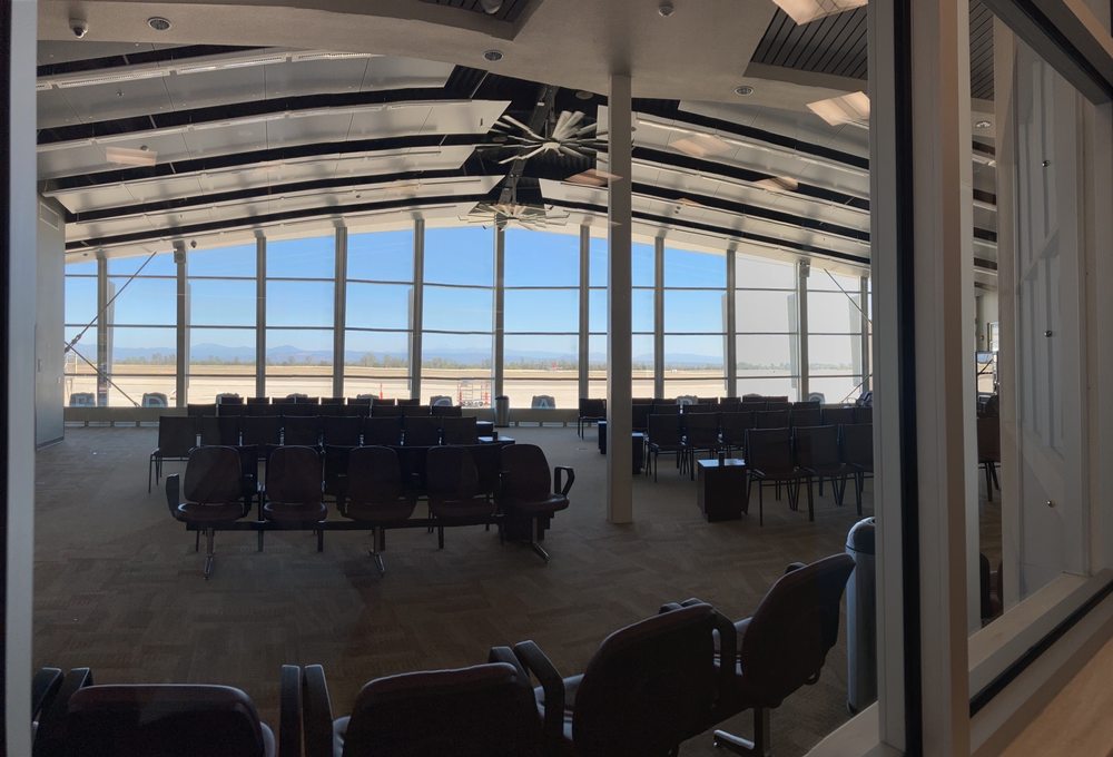 REDDING MUNICIPAL AIRPORT RDD Updated September 2024 26 Photos