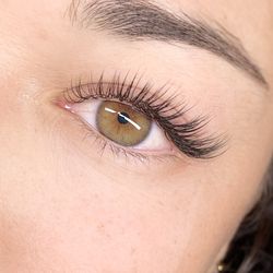 Laura rae Lash Artistry 