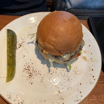 Doc Ponds - Burger - Bars Near Me - Stowe, Vermont