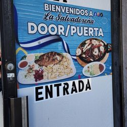 La Salvadorena - Entrance