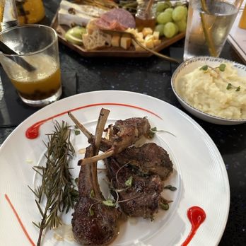Beehive - Lamp chops with a side of mashed potatoes - Cocktail Bars Near Me - Dallas, Texas