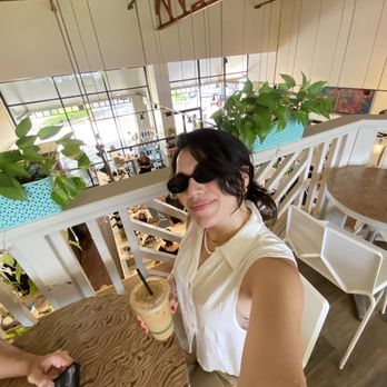 Morning Brew - Kailua - Upstairs dining area - Coffee & Tea Near Me - Kailua, Hawaii Morning Brew - Kailua - Upstairs dining area - Coffee & Tea Near Me - Kailua, Hawaii