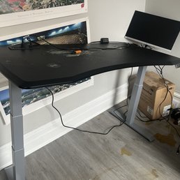The desk that collapsed
