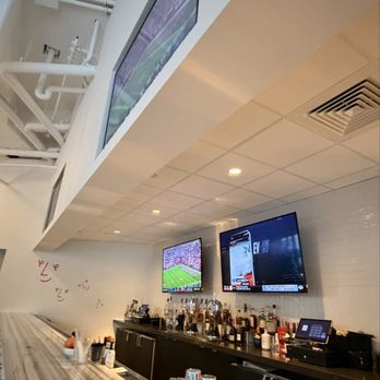 Le Burger - Bar with TV's - Burgers Near Me - Cleveland, Ohio Le Burger - Bar with TV's - Burgers Near Me - Cleveland, Ohio